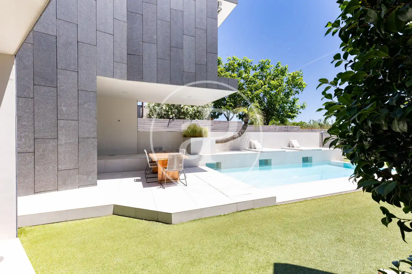 Piscina de Casa o xalet en venda en Sant Cugat del Vallès amb Aire condicionat, Calefacció i Jardí privat