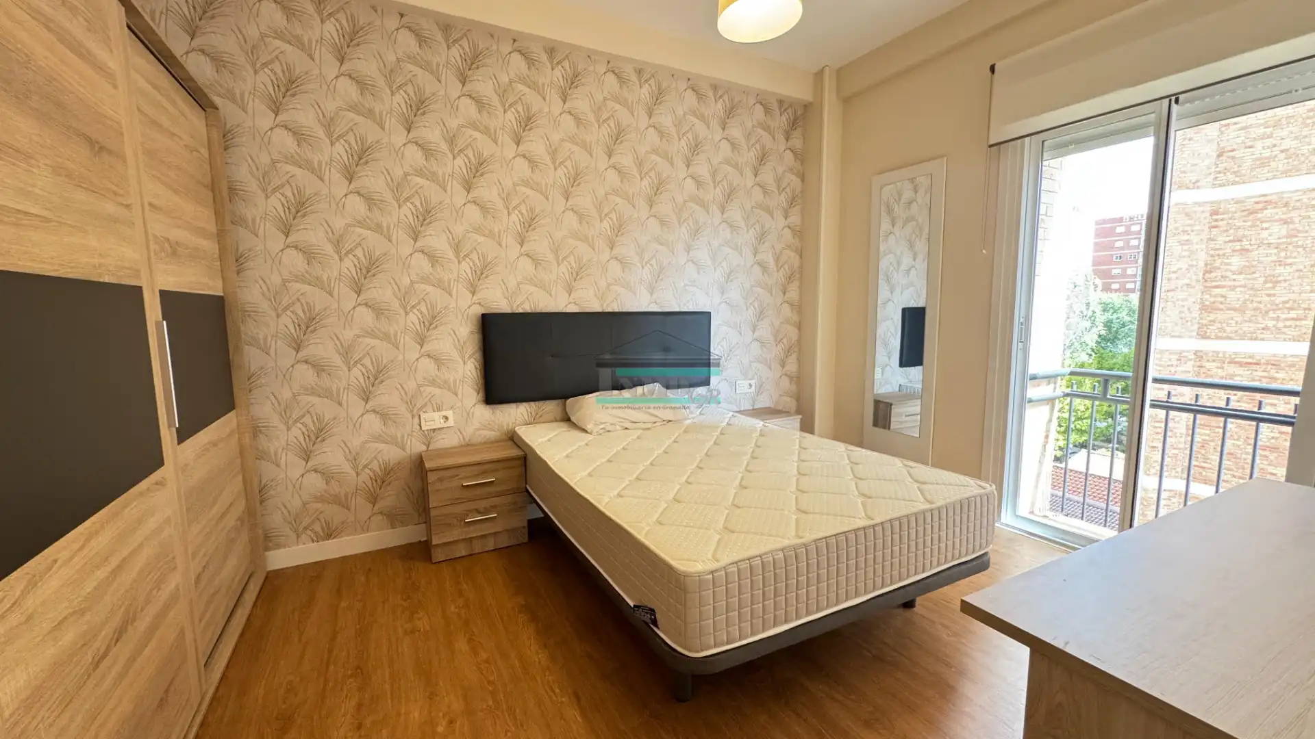 Bedroom of Flat for rent in Granada  with Air Conditioner, Heating and Terrace