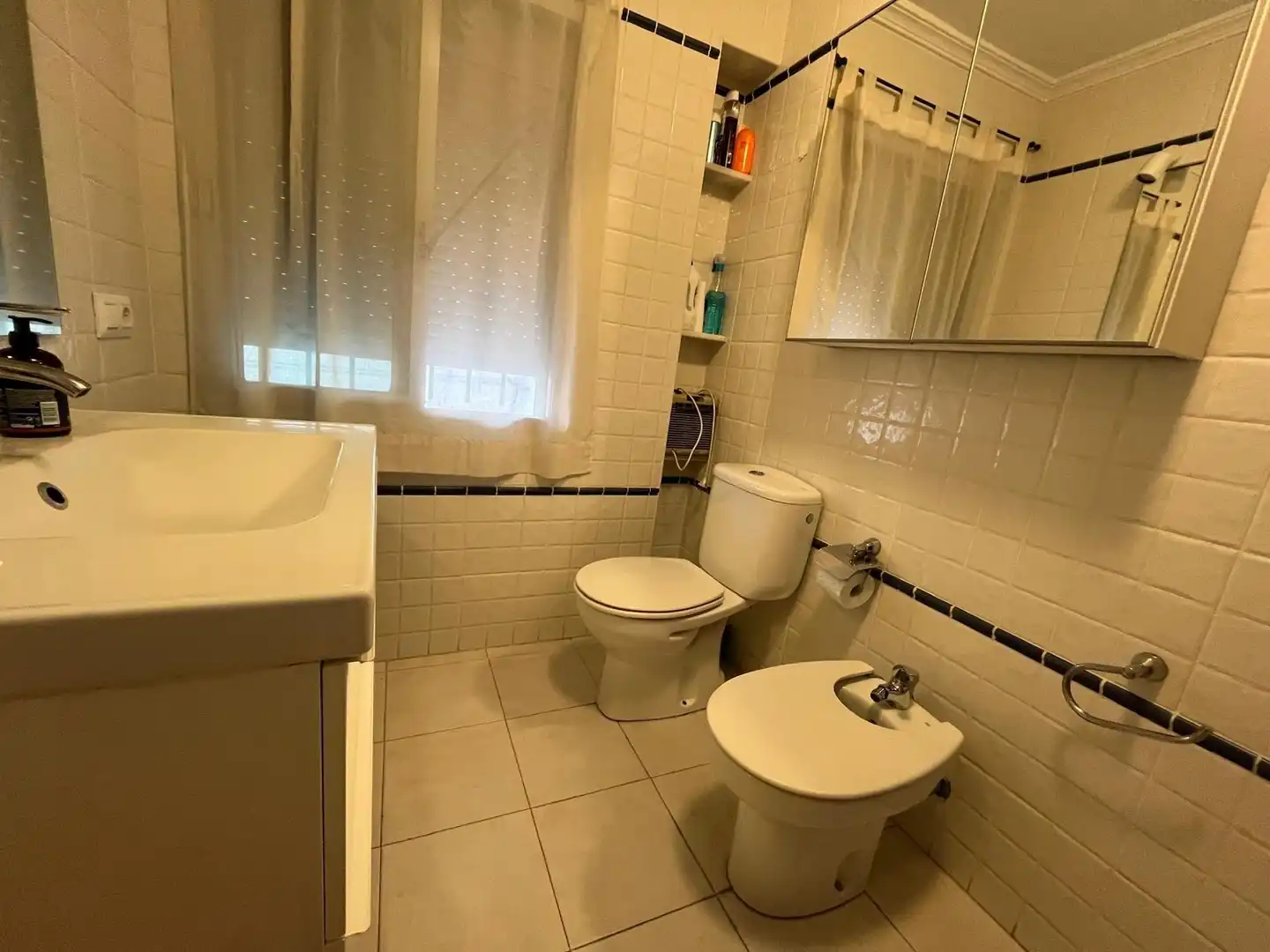 Bathroom of Flat for sale in Sevilla  with Air Conditioner, Furnished and Balcony