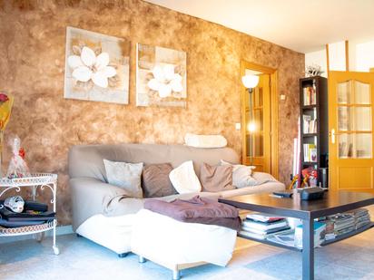 Living room of Flat for sale in Granollers  with Air Conditioner, Heating and Oven