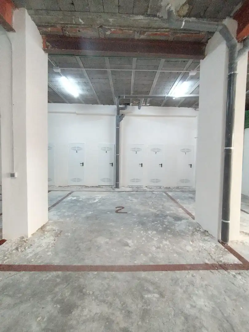 Garage for rent in Juan de Borbón