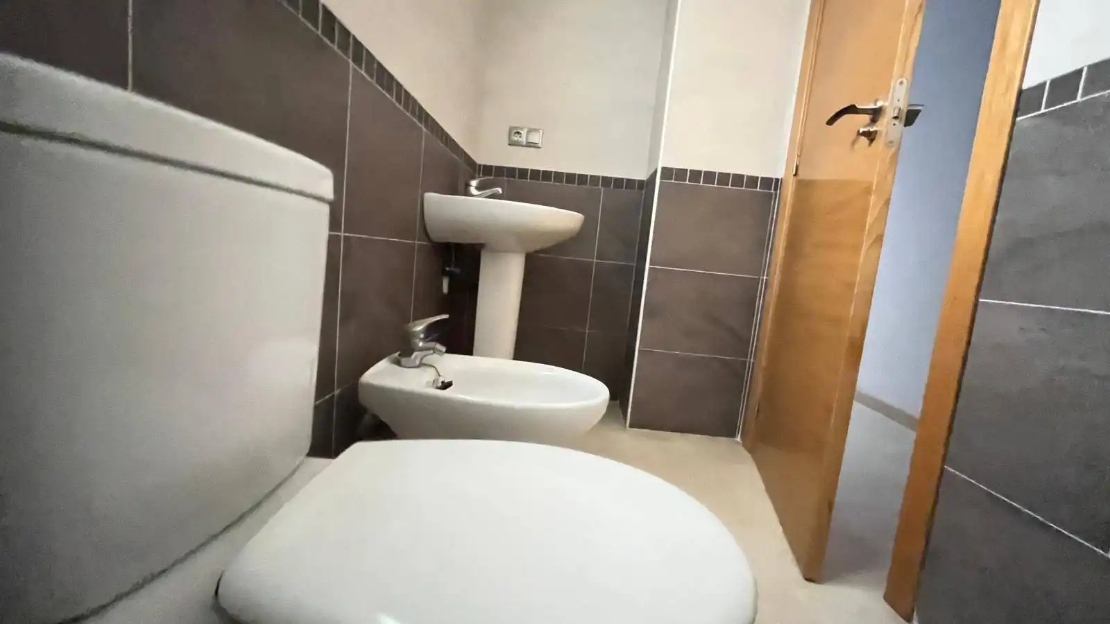 Baño de Piso en venta en Elche / Elx con Balcón