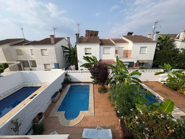 Casa adosada en Venta en Les Salines