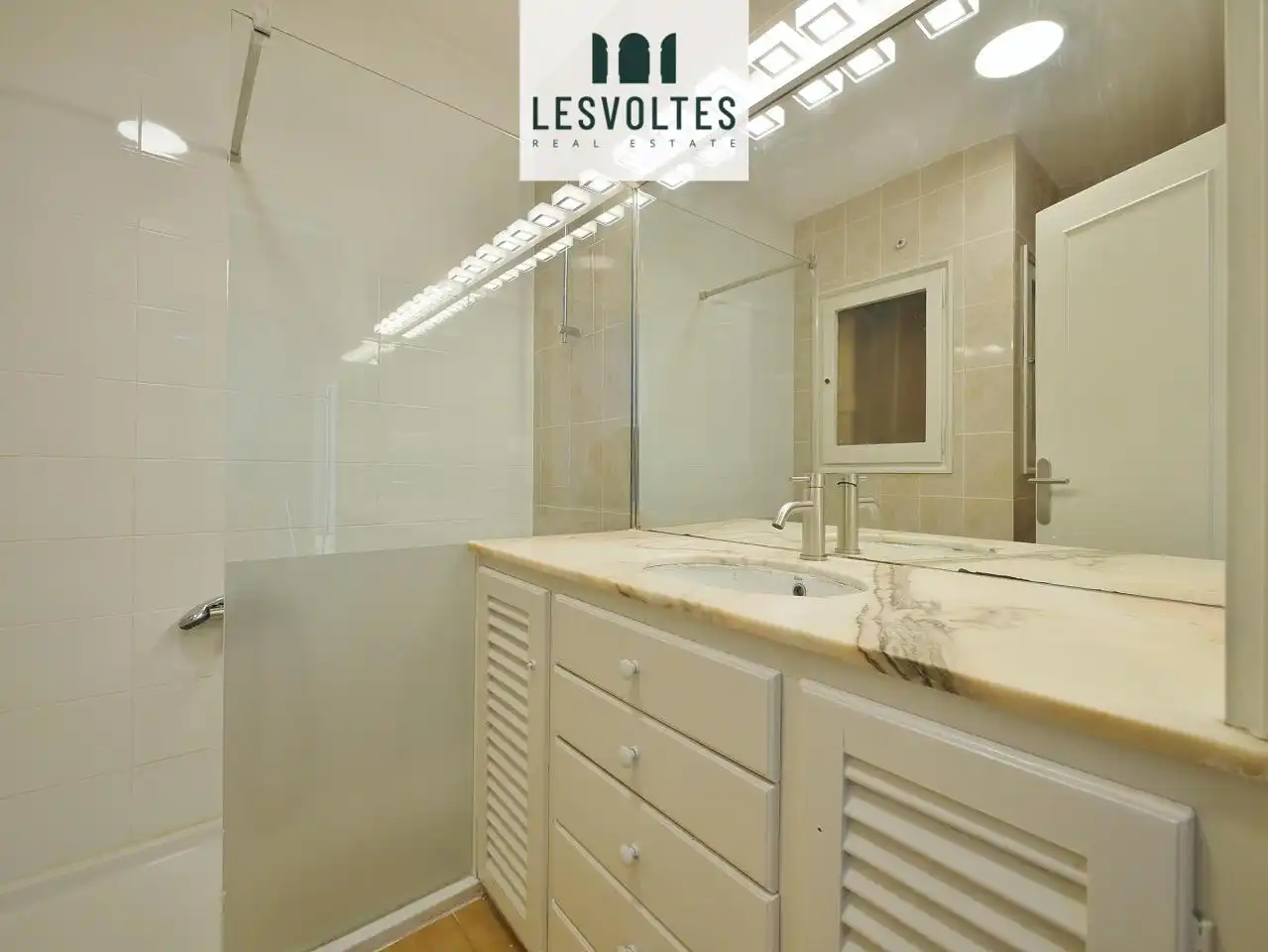 Bathroom of Flat for rent in Palafrugell  with Heating and Balcony
