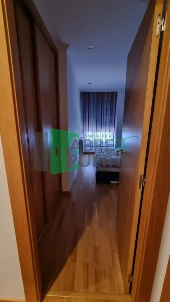 Schlafzimmer von Wohnung zur Miete in Allariz mit Heizung, Parkett und Möbliert