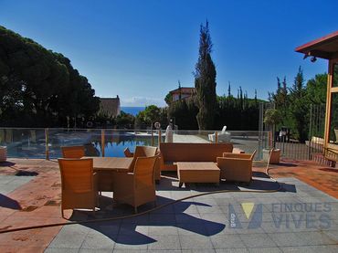 Xalet amb piscina en venda a Centre