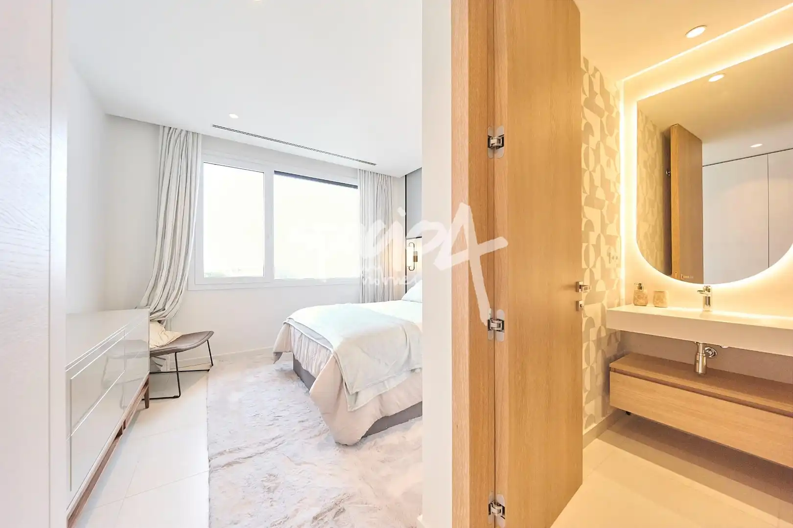 Habitación de Ático de alquiler en Pozuelo de Alarcón con Aire acondicionado, Calefacción y Jardín privado