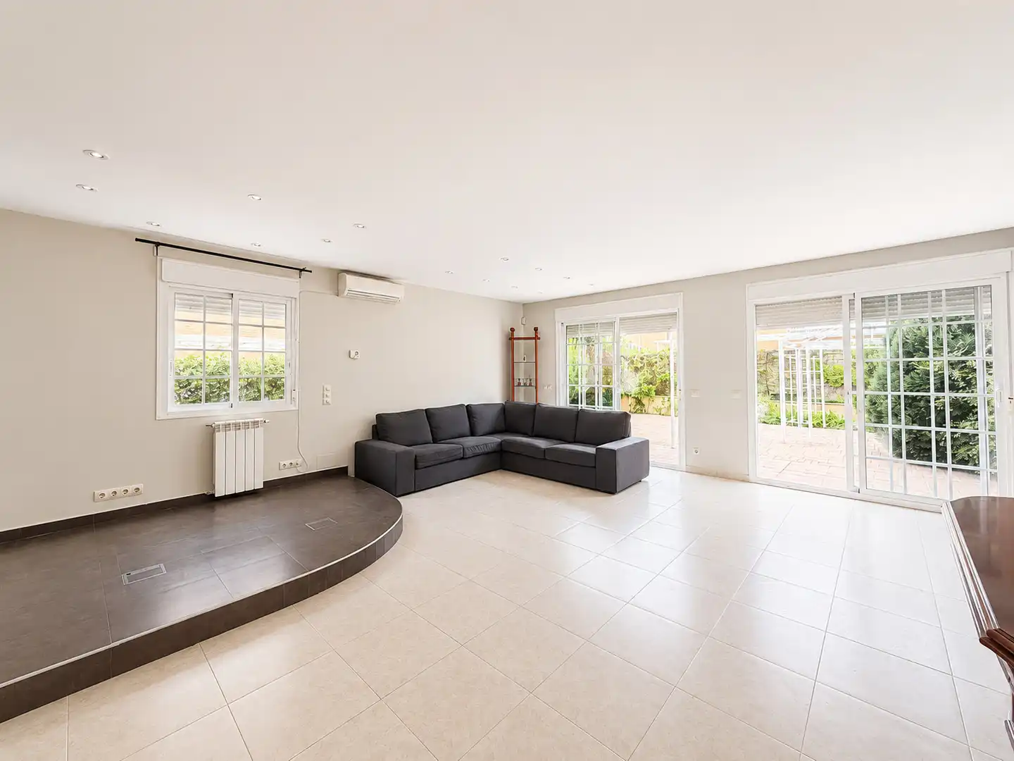 Living room of Detached homes for sale in Rivas-Vaciamadrid  with Air Conditioner, Heating and Private garden