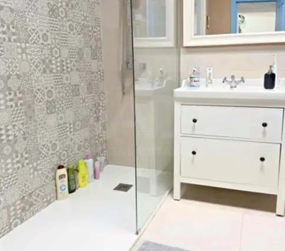 Baño de Casa adosada en venta en Yaiza con Calefacción, Terraza y Piscina
