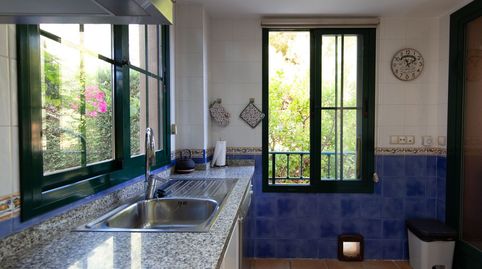 Chalet pareado en Sierra Cortina con vistas al mar y jardín exótico, imatge 3