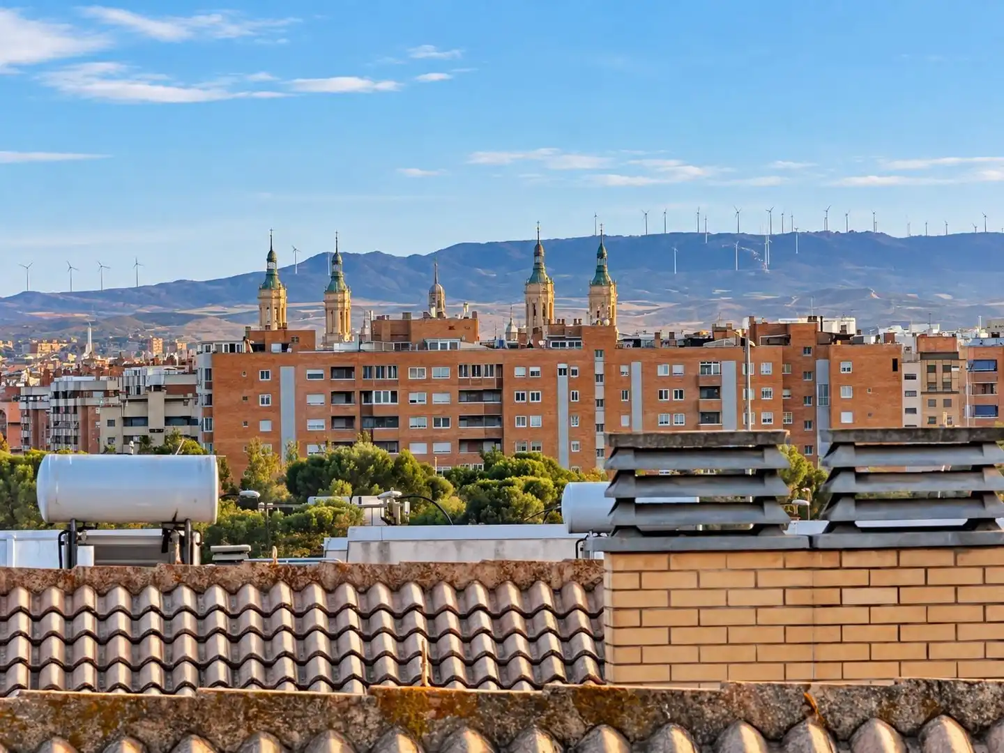 Vista exterior de Piso en venta en Actur-Rey Fernando