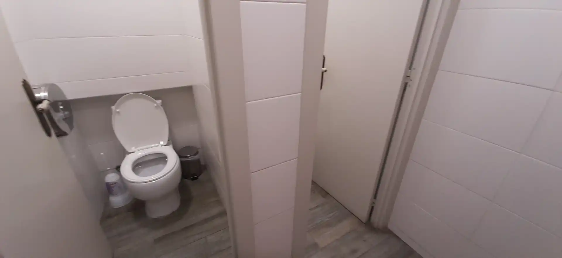 Baño de Local en traspaso en Tàrrega con Aire acondicionado, Calefacción y Terraza