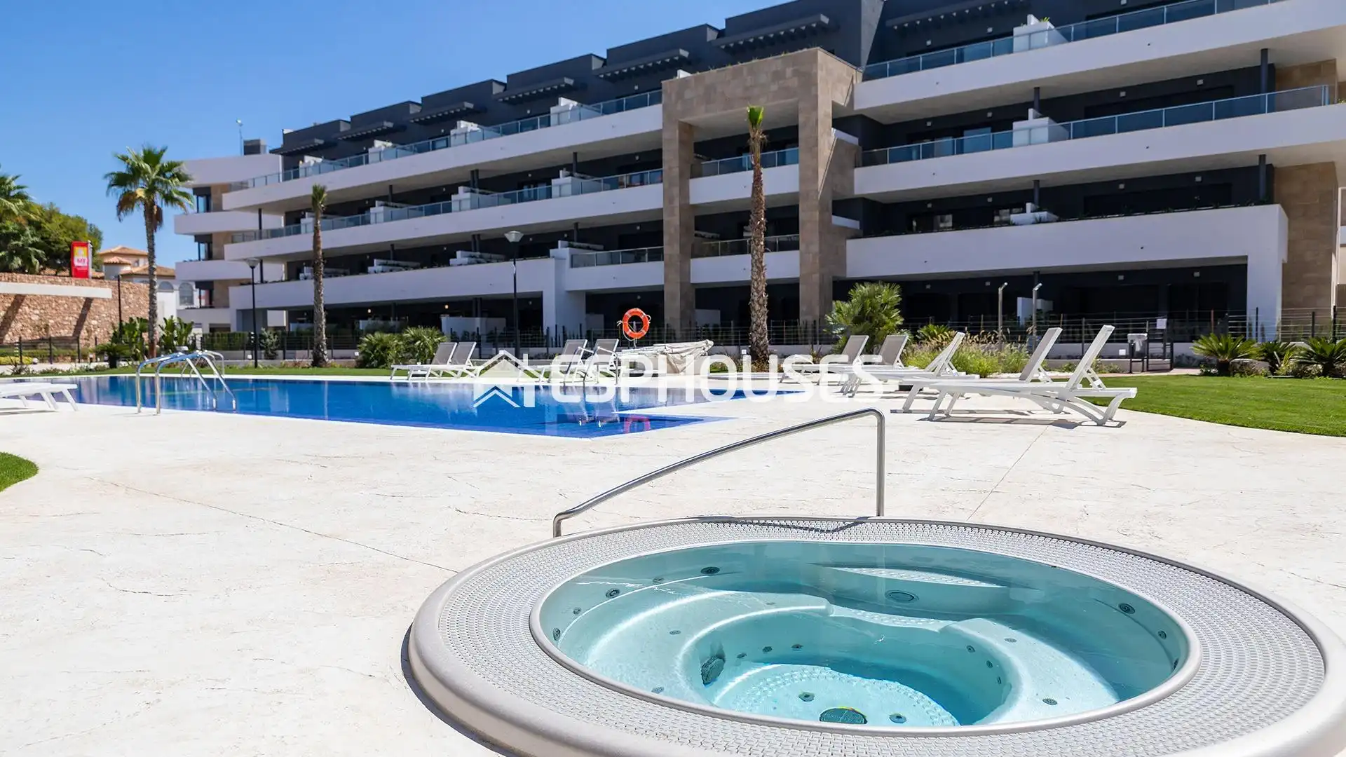 Piscina de Planta baixa en venda en Orihuela amb Terrassa, Traster i Balcó