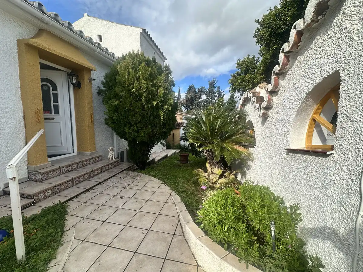 Vista exterior de Casa o xalet en venda en Motril amb Calefacció, Terrassa i Traster