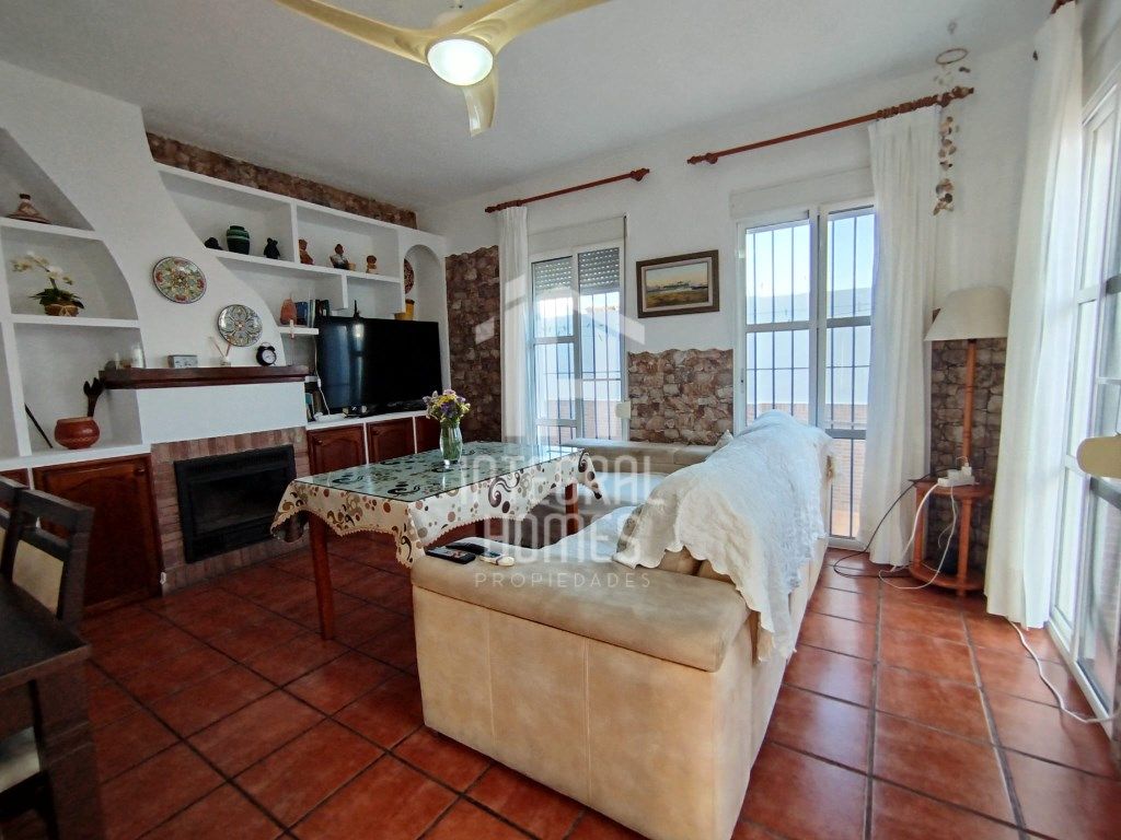 Sala d'estar de Casa adosada en venda en Ayamonte
