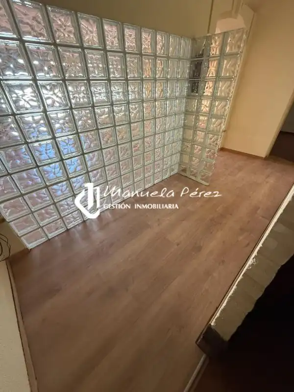Außenansicht von Gebäude zur Miete in Cáceres