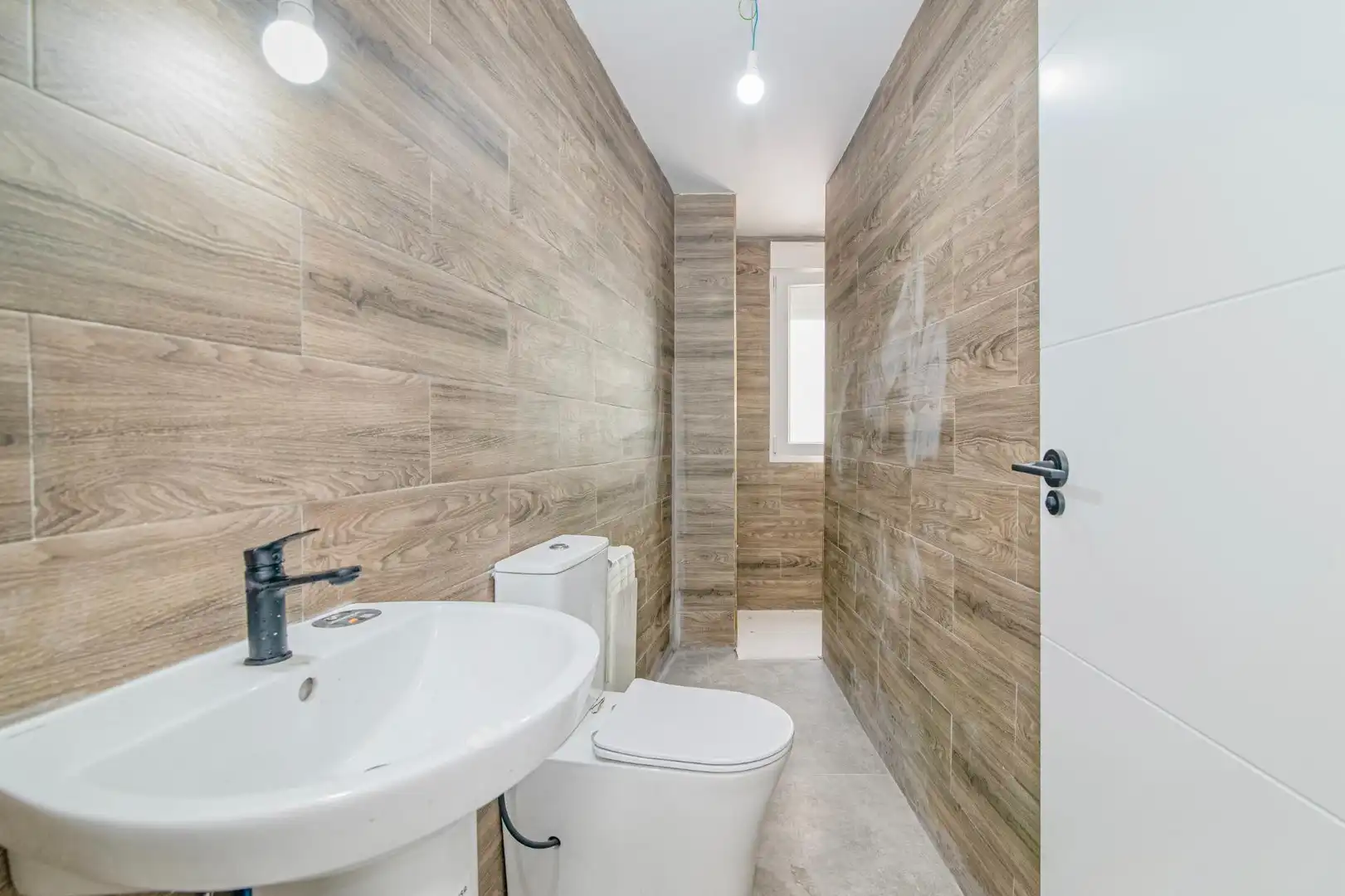 Baño de Piso en venta en Cenes de la Vega con Terraza, Balcón y Piscina comunitaria