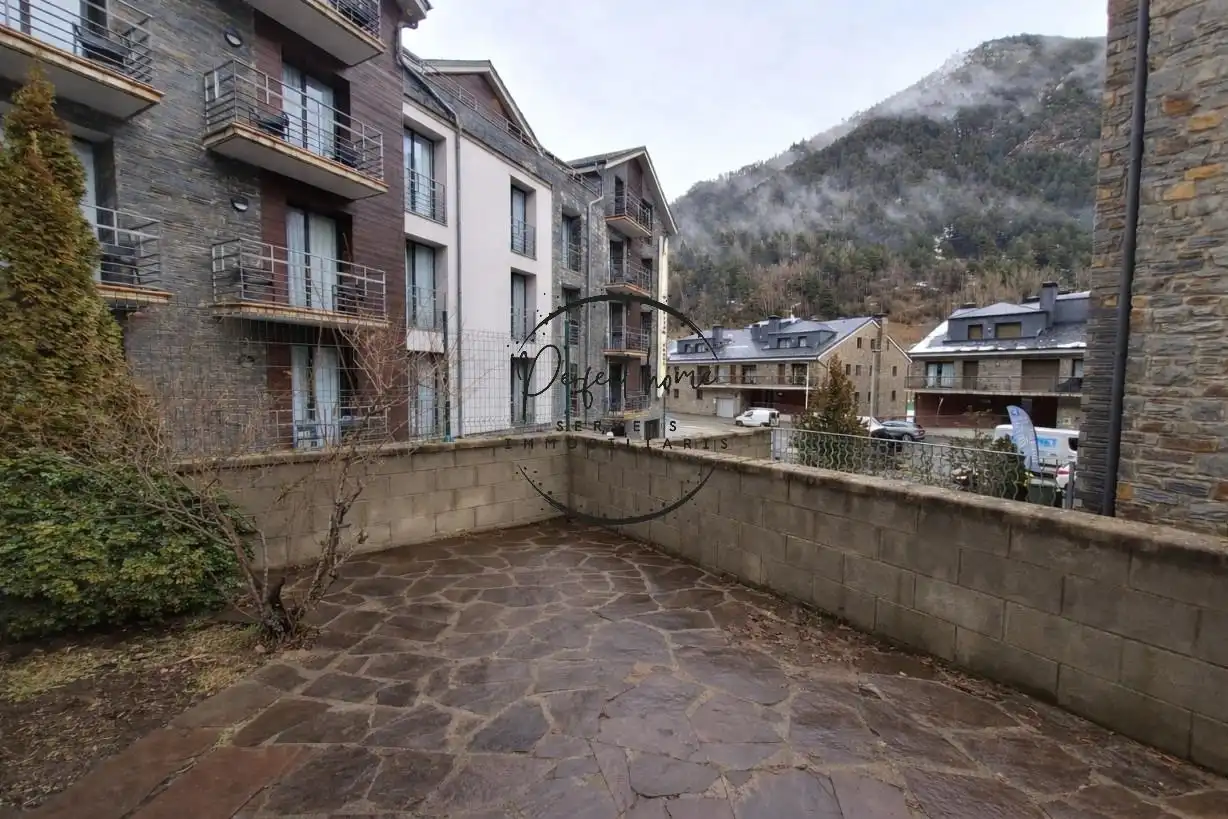 Vista exterior de Planta baixa en venda en Ordino amb Calefacció, Jardí privat i Terrassa