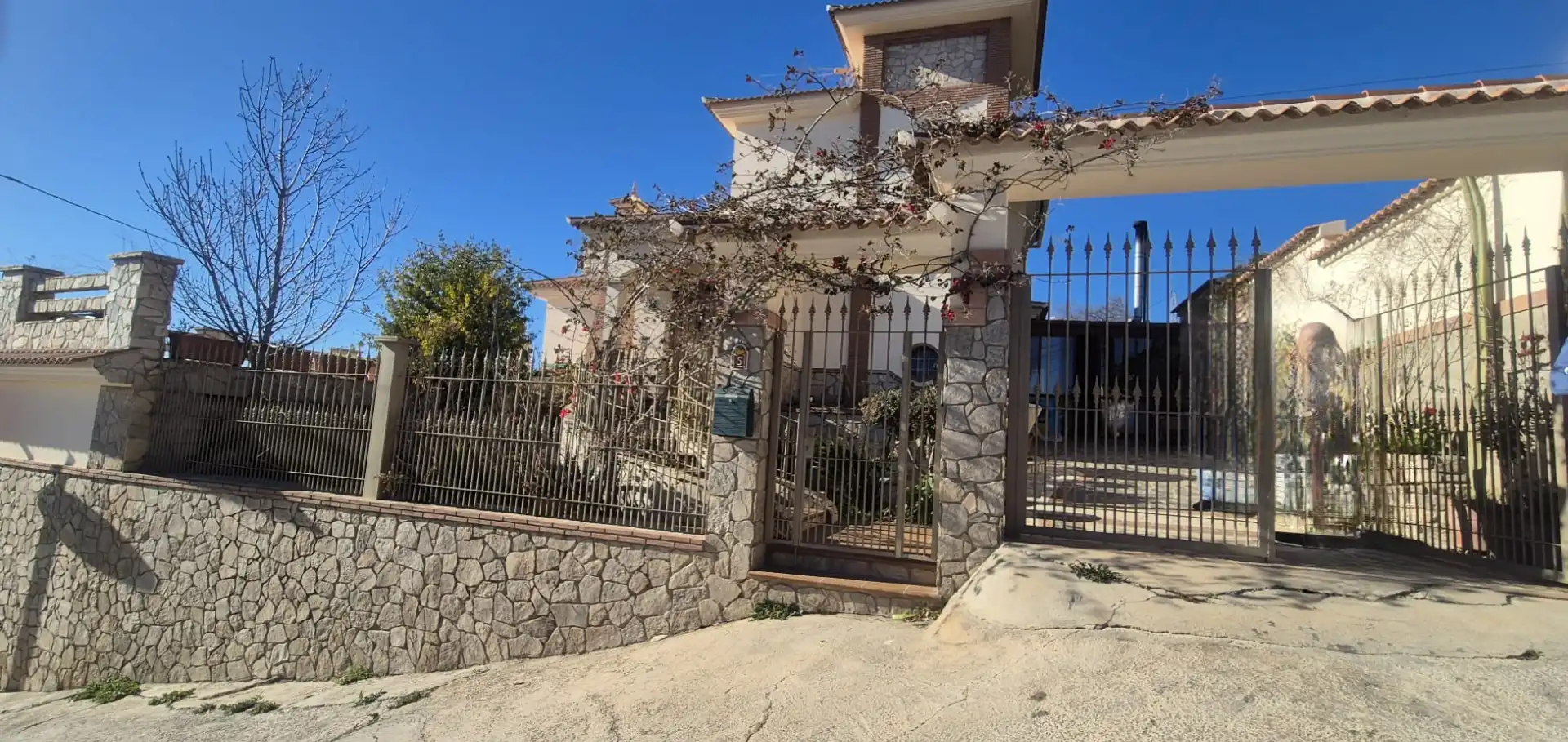 Exterior view of Houses for sale in Periana  with Terrace, Storage room and Furnished