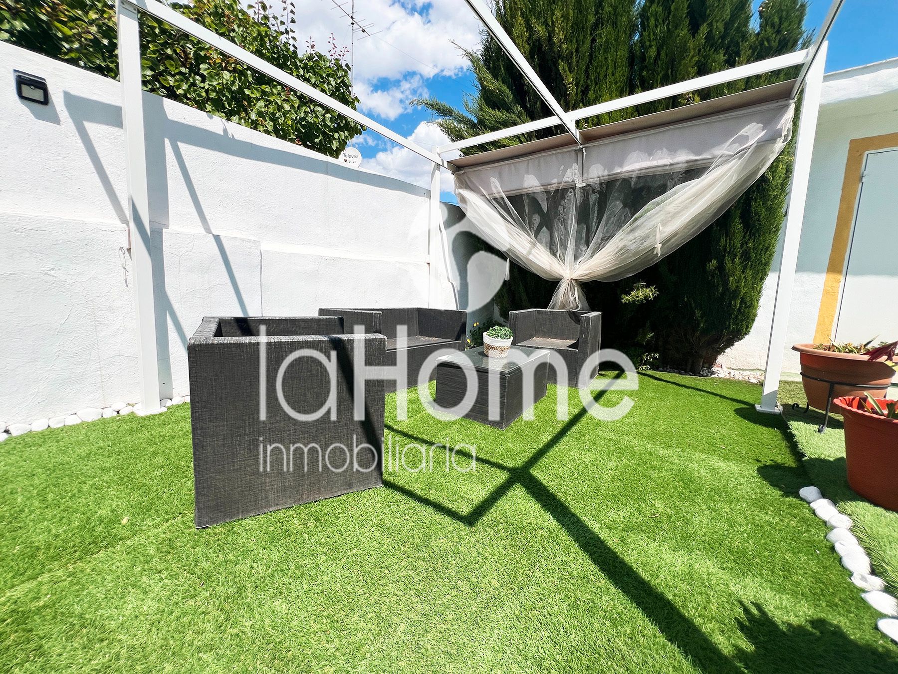 Terrace of House or chalet for sale in Paterna  with Air Conditioner, Parquet flooring and Terrace