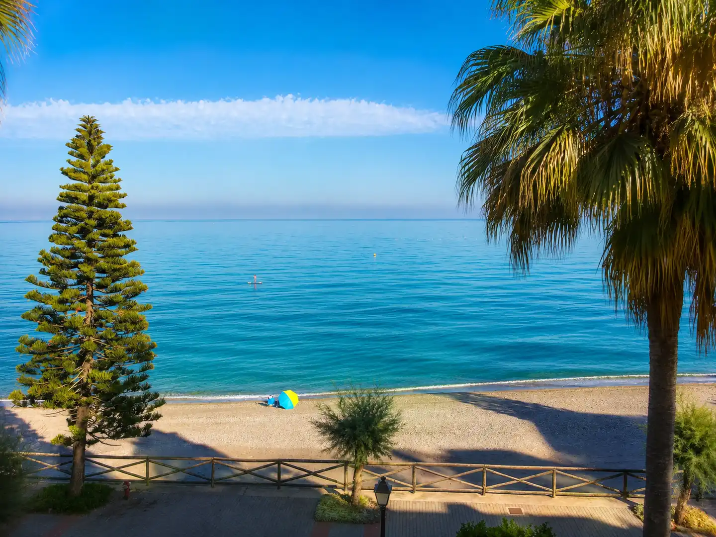 Vista exterior de Piso de alquiler en Estepona con Aire acondicionado, Terraza y Amueblado