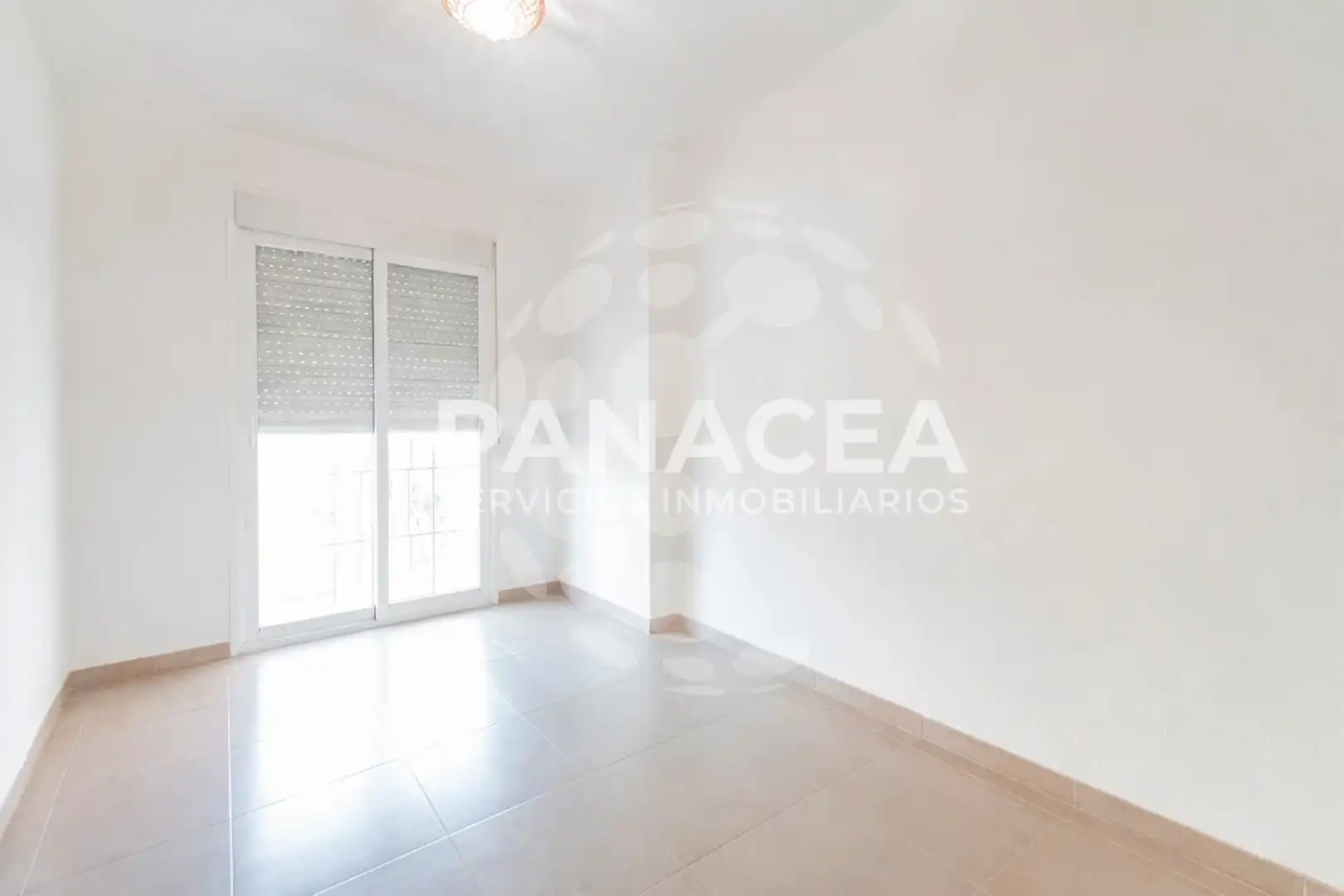 Piso en venta en Roquetas de Mar con Amueblado, Microondas y TV