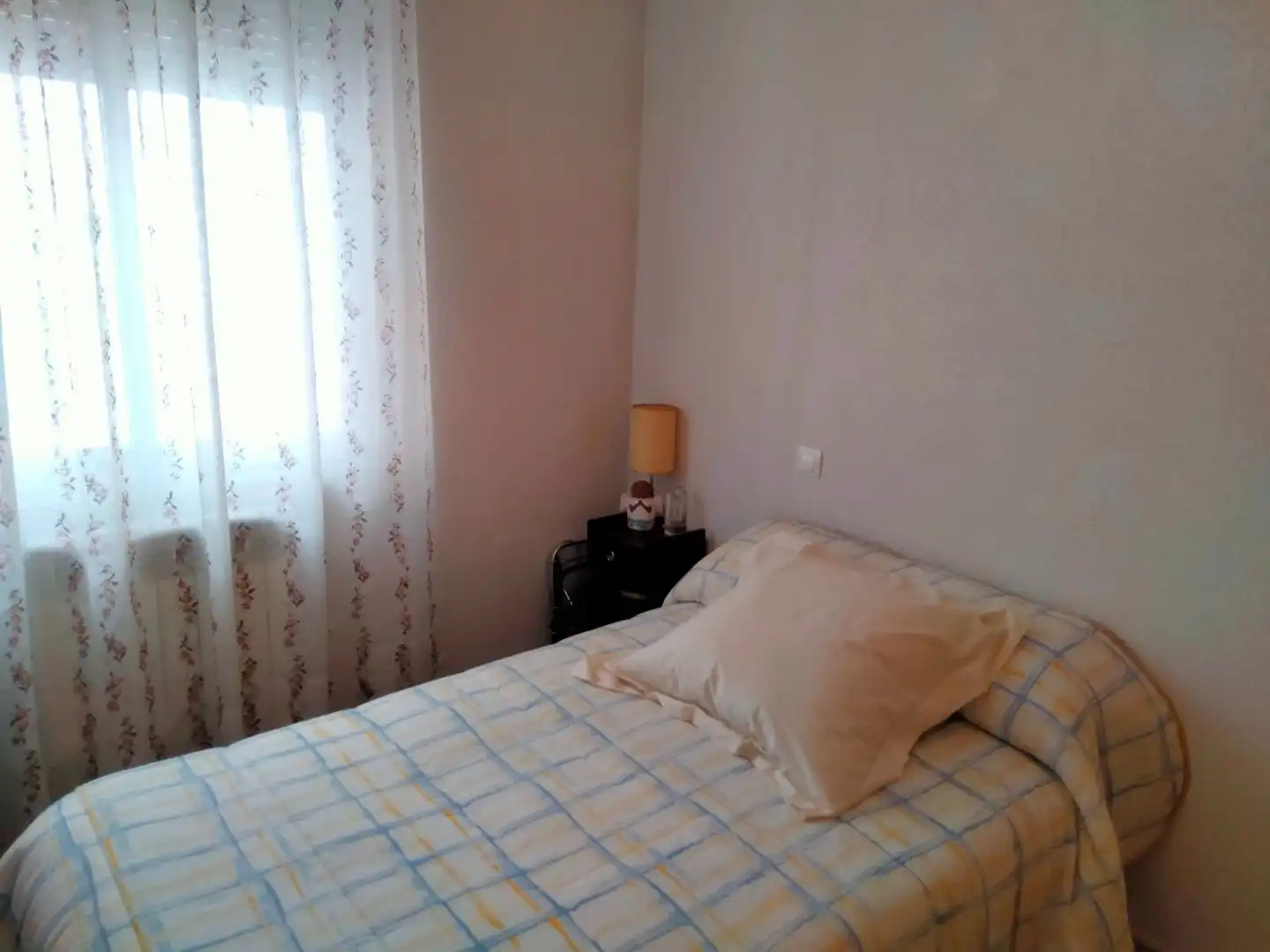 Habitación de Casa adosada en venta en Navacepedilla de Corneja con Calefacción y Trastero
