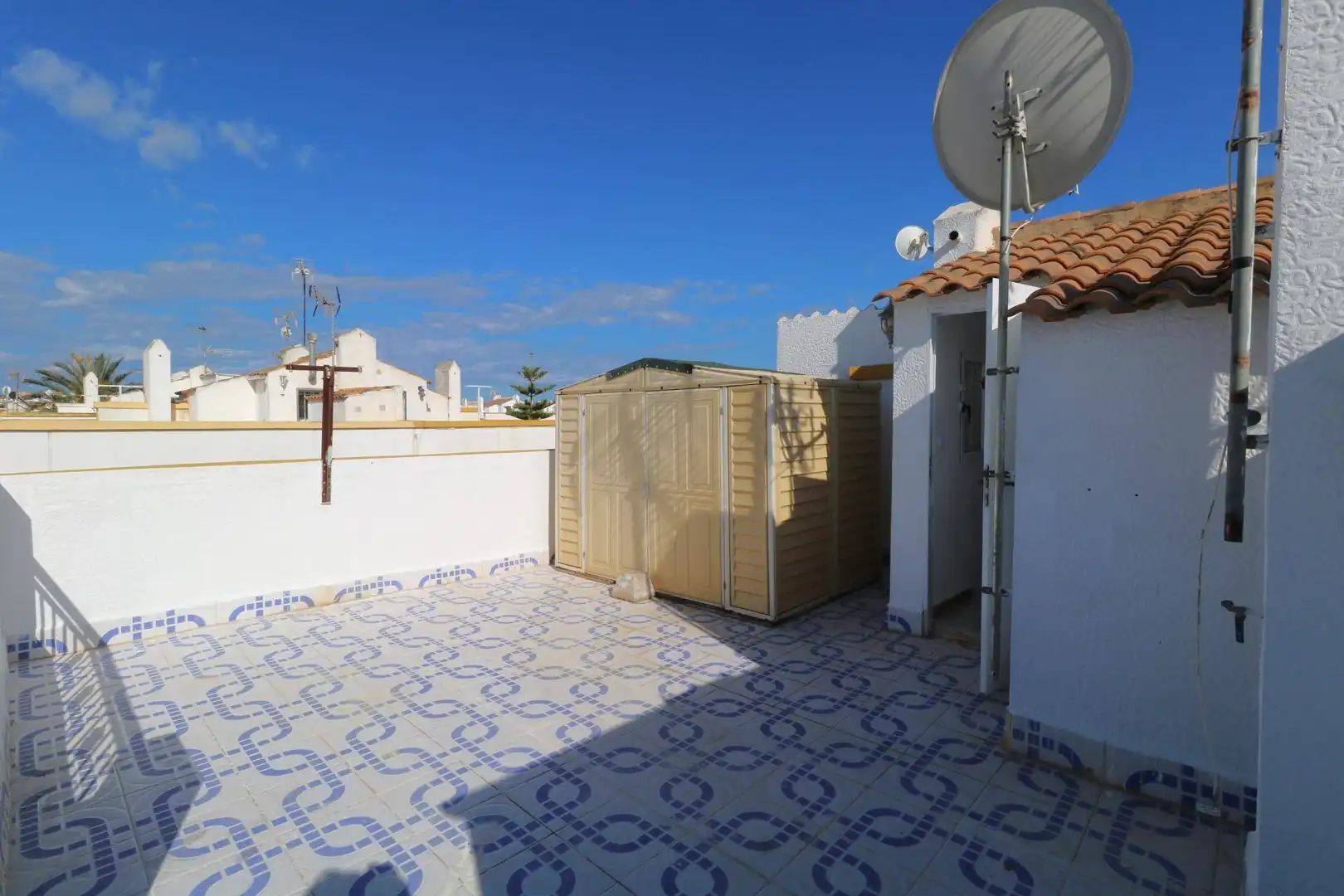Terraza de Piso en venta en Torrevieja con Jardín privado, Amueblado y Piscina comunitaria