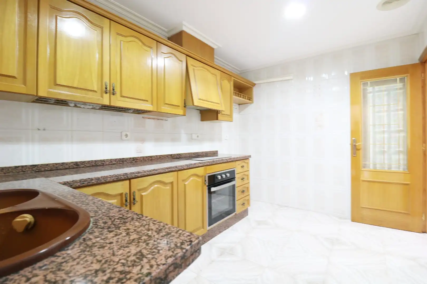 Kitchen of Flat for sale in Elche / Elx  with Air Conditioner, Storage room and Balcony