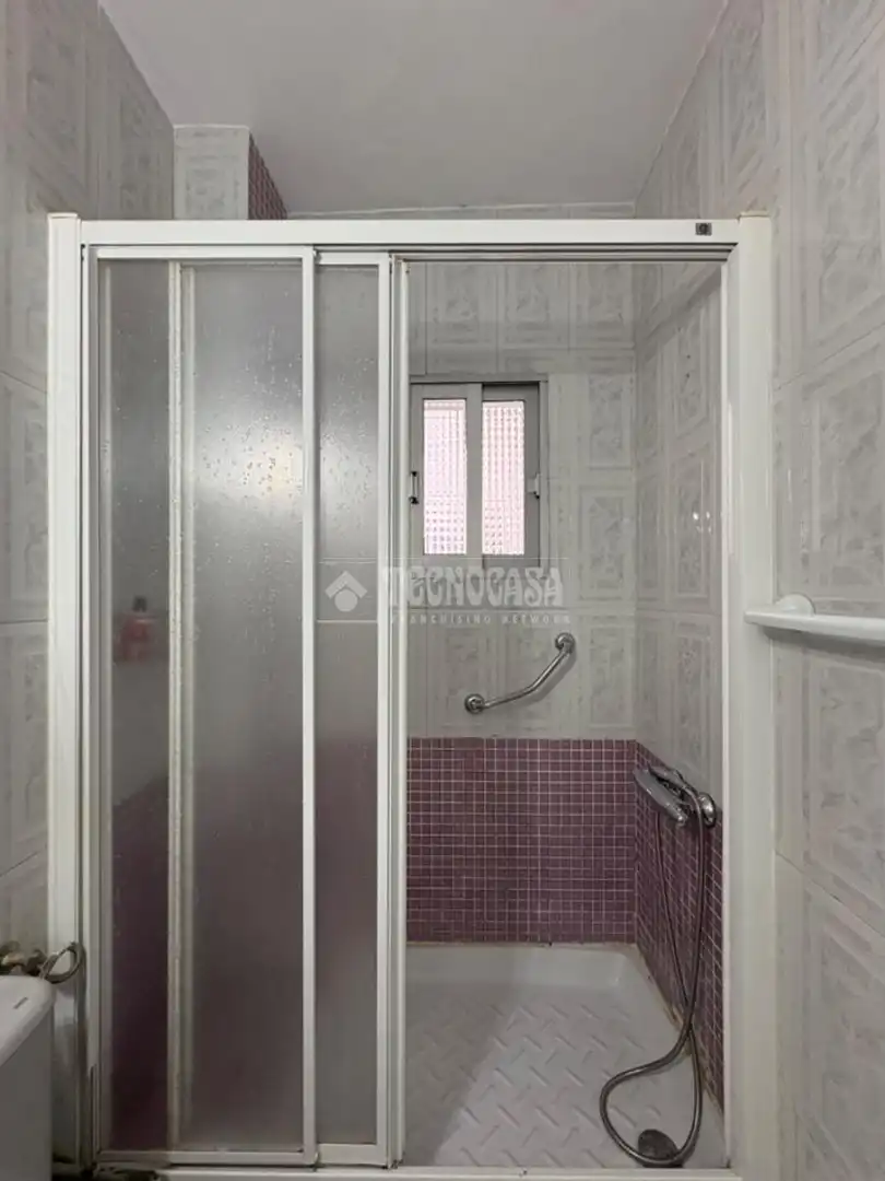 Bathroom of Flat for sale in Getafe  with Heating, Parquet flooring and Terrace