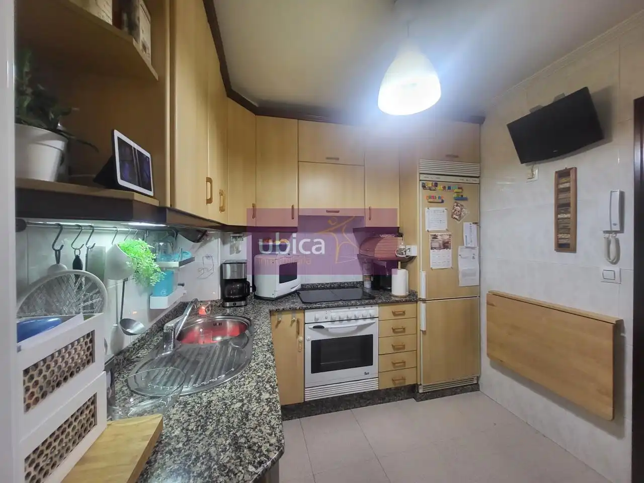 Cocina de Piso en venta en Vigo  con Calefacción, Parquet y Trastero