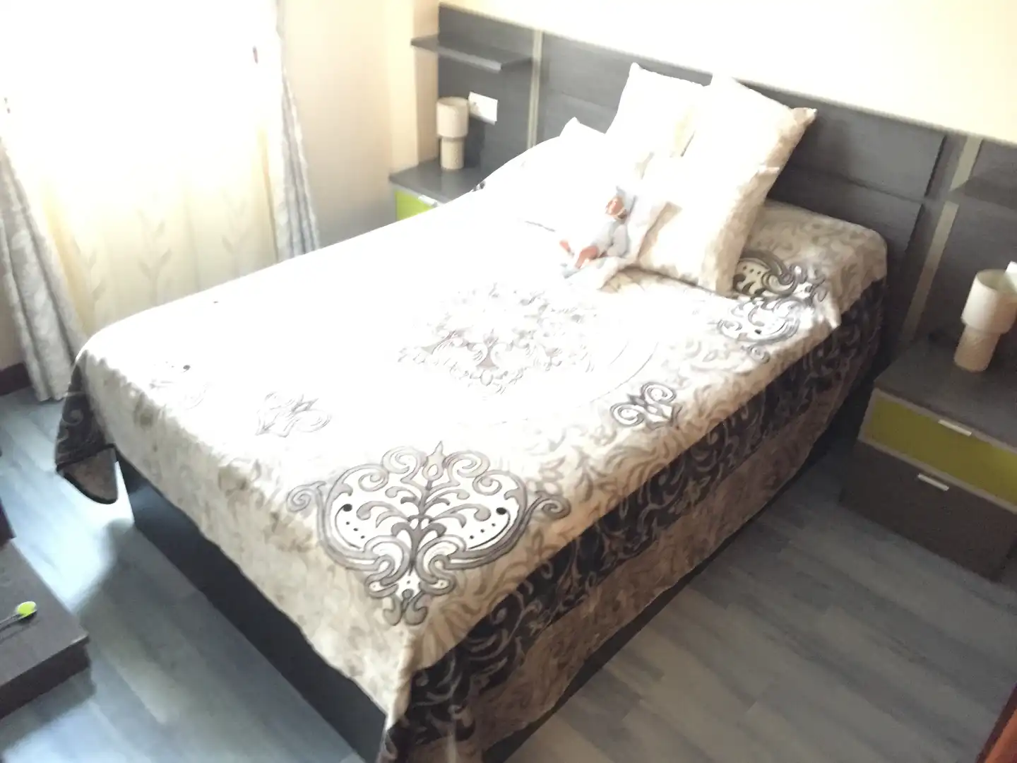 Dormitori de Casa o xalet en venda en Vigo  amb Calefacció, Forn i Rentadora