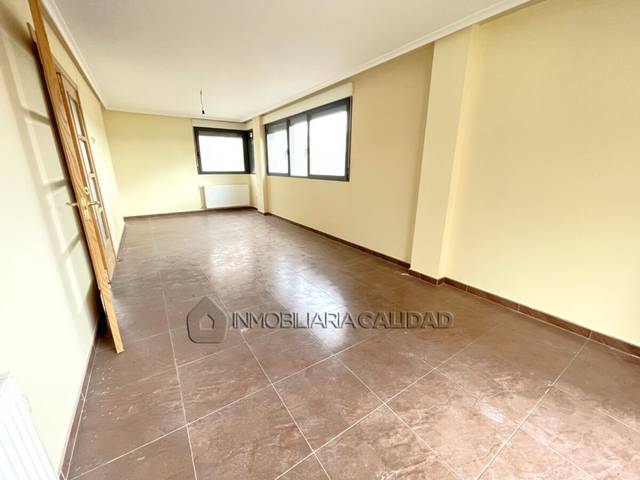 Casa-chalet en Venta en Alfoz de Quintanadueñas