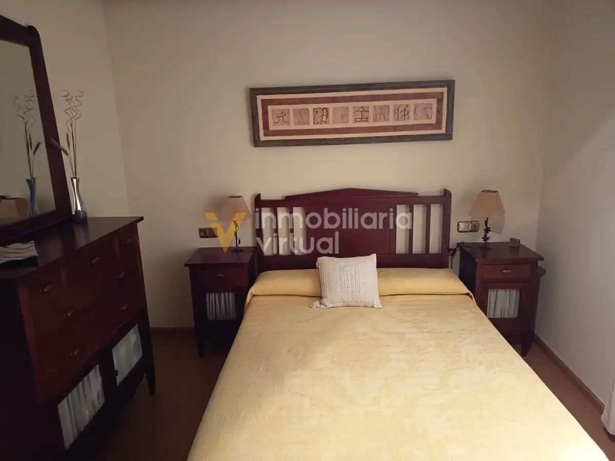 Habitación de Casa o chalet en venta en Lucena con Piscina y Amueblado