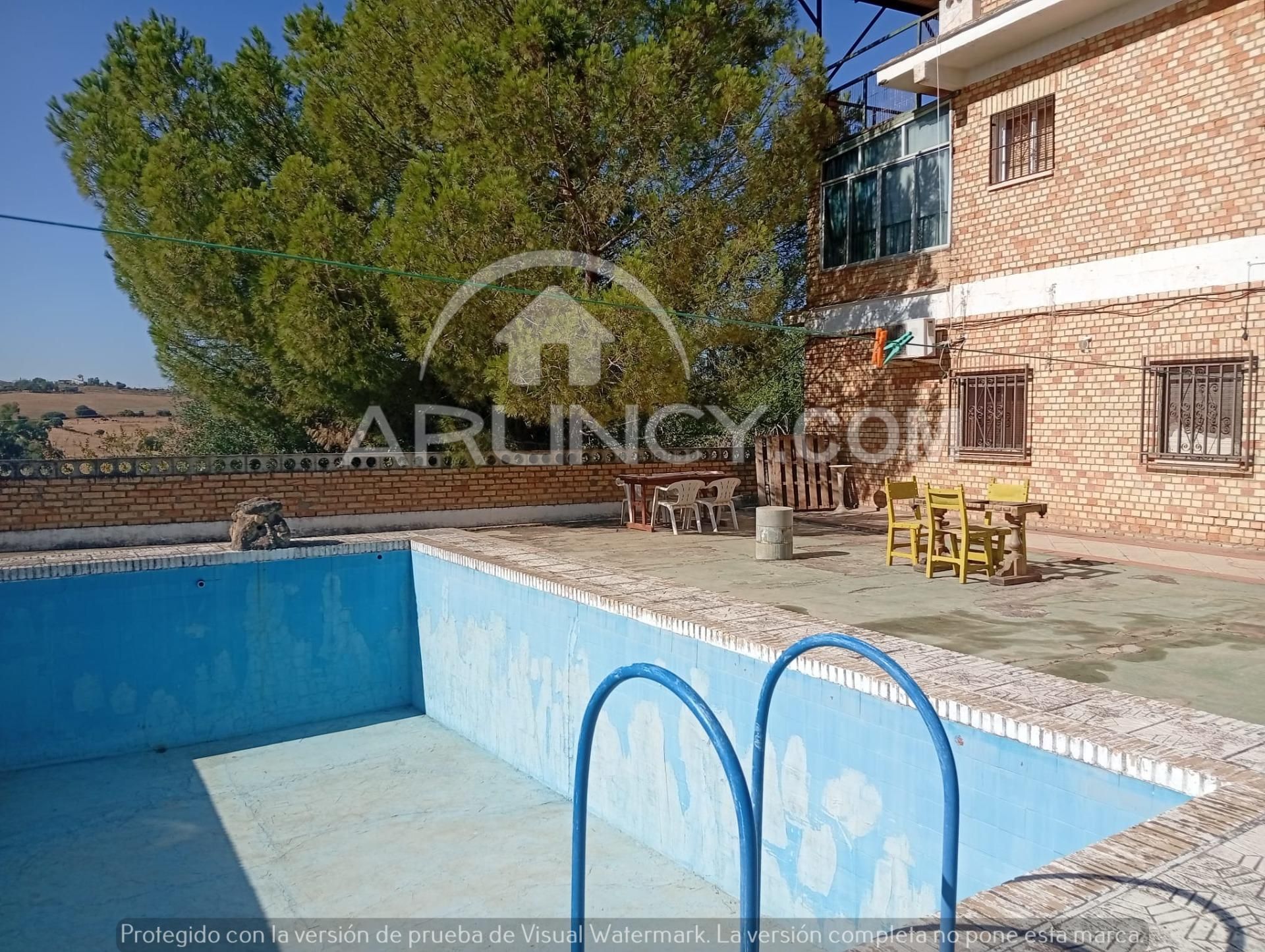 Piscina de Finca rústica en venta en Alcalá de Guadaira con Aire acondicionado, Jardín privado y Terraza