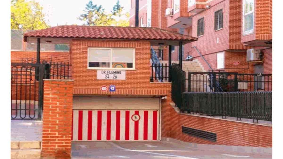Garage for sale in DOCTOR FLEMING, 24, Guardia Civil - Zona industrial