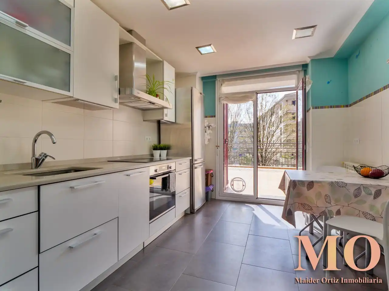Küche von Wohnung zum Verkauf in Bergara mit Heizung, Terrasse und Abstellraum