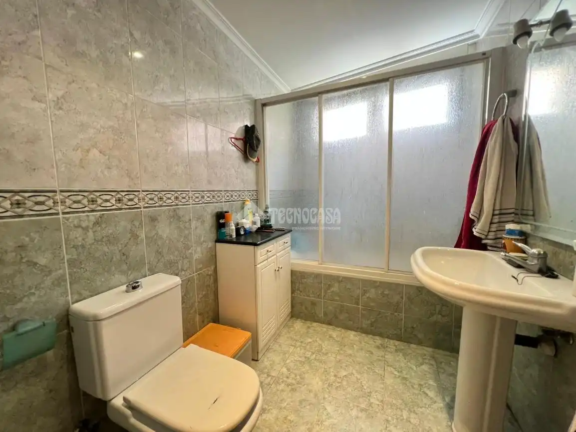 Bathroom of Flat for sale in Valladolid  with Heating and Terrace