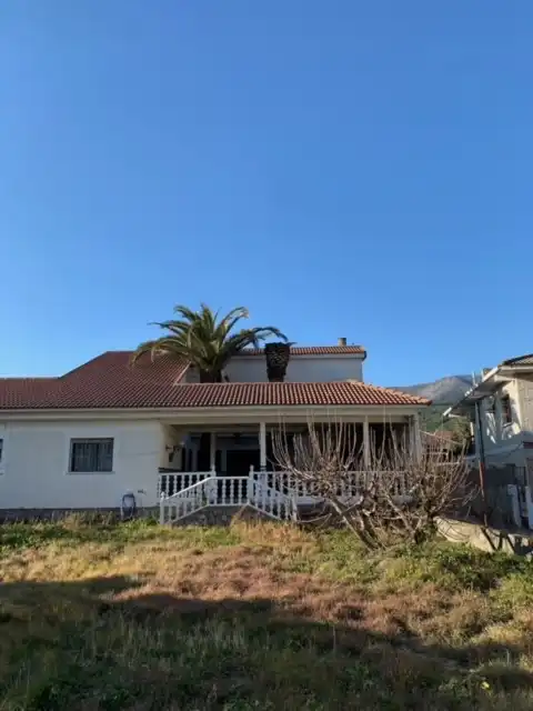 Vista exterior de Casa o chalet en venta en La Adrada  con Calefacción, Jardín privado y Trastero