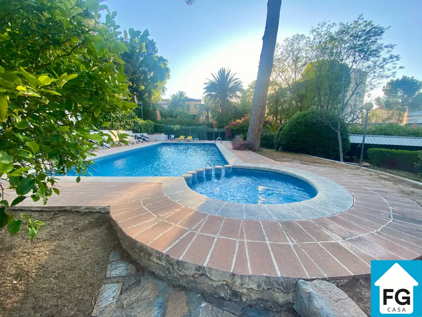 Swimming pool of Flat for sale in Murcia
