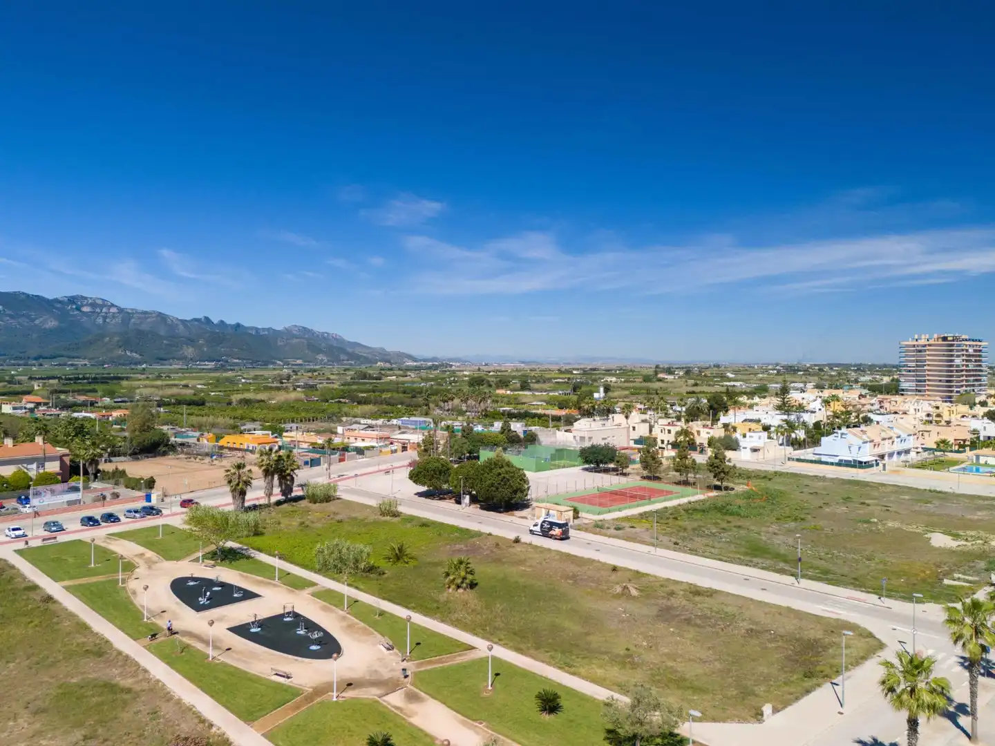 Vista exterior de Apartamento en venta en Tavernes de la Valldigna con Terraza, Balcón y Piscina comunitaria