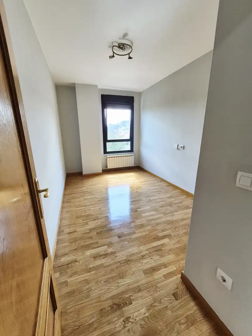 Bedroom of Flat for sale in Avilés  with Heating, Parquet flooring and Storage room