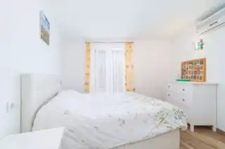 Bedroom of Flat for sale in Palau-saverdera  with Air Conditioner, Private garden and Terrace
