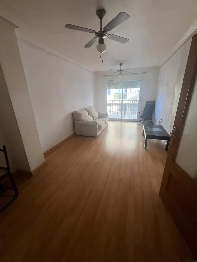 Sala d'estar de Pis en venda en Murcia amb Traster i Balcó
