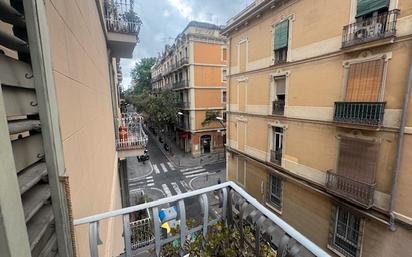 Exterior view of Flat for sale in  Barcelona Capital  with Balcony