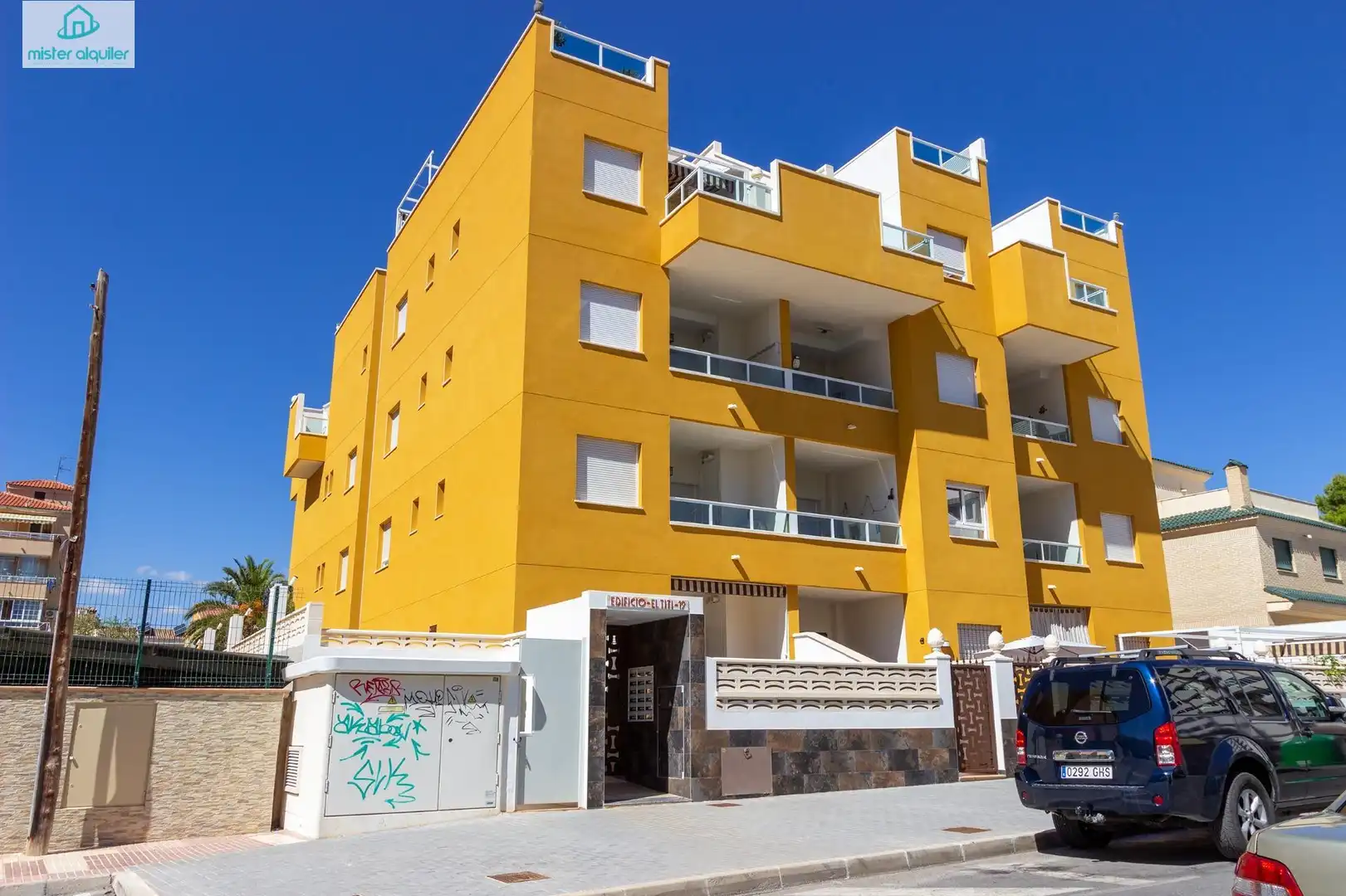 Vista exterior de Planta baja de alquiler en El Campello con Aire acondicionado, Calefacción y Jardín privado