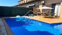 Swimming pool of House or chalet for sale in Vilamacolum  with Air Conditioner, Terrace and Swimming Pool