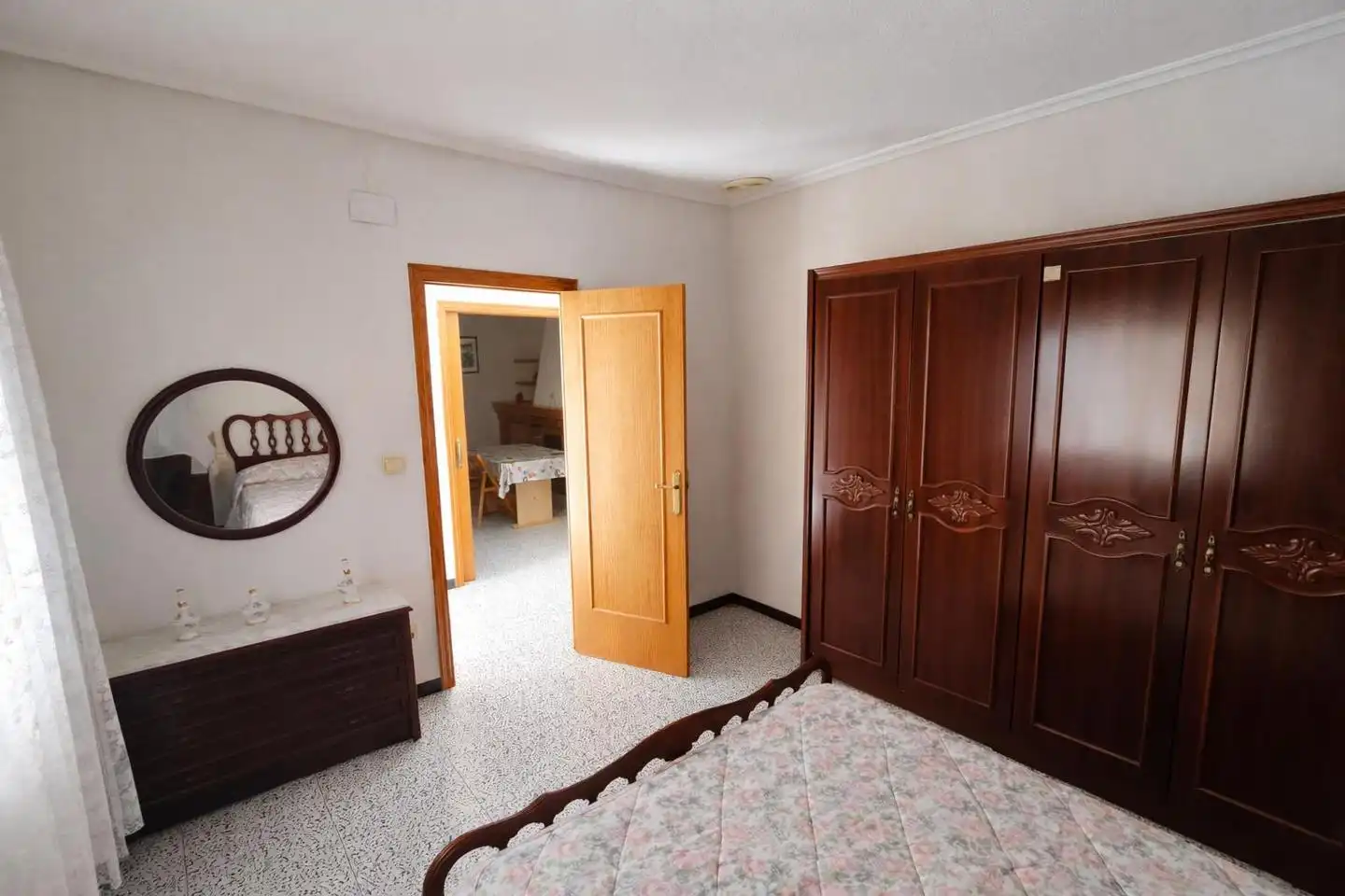 Dormitori de Casa o xalet en venda en Elche / Elx amb Terrassa, Traster i Moblat