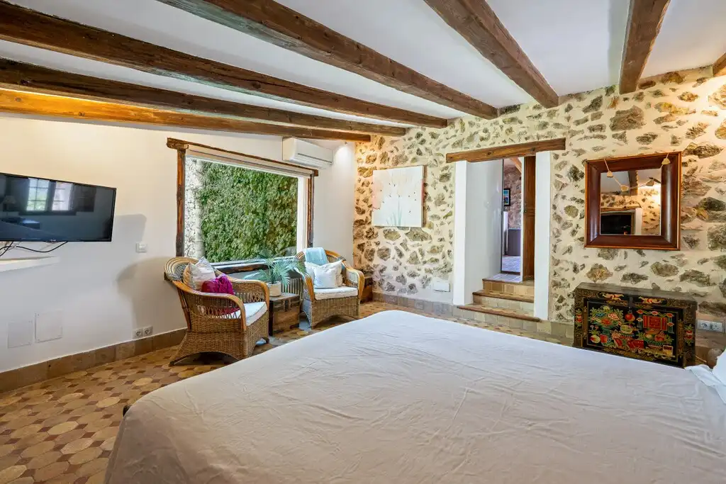 Dormitori de Finca rústica en venda en Puigpunyent amb Aire condicionat, Calefacció i Jardí privat