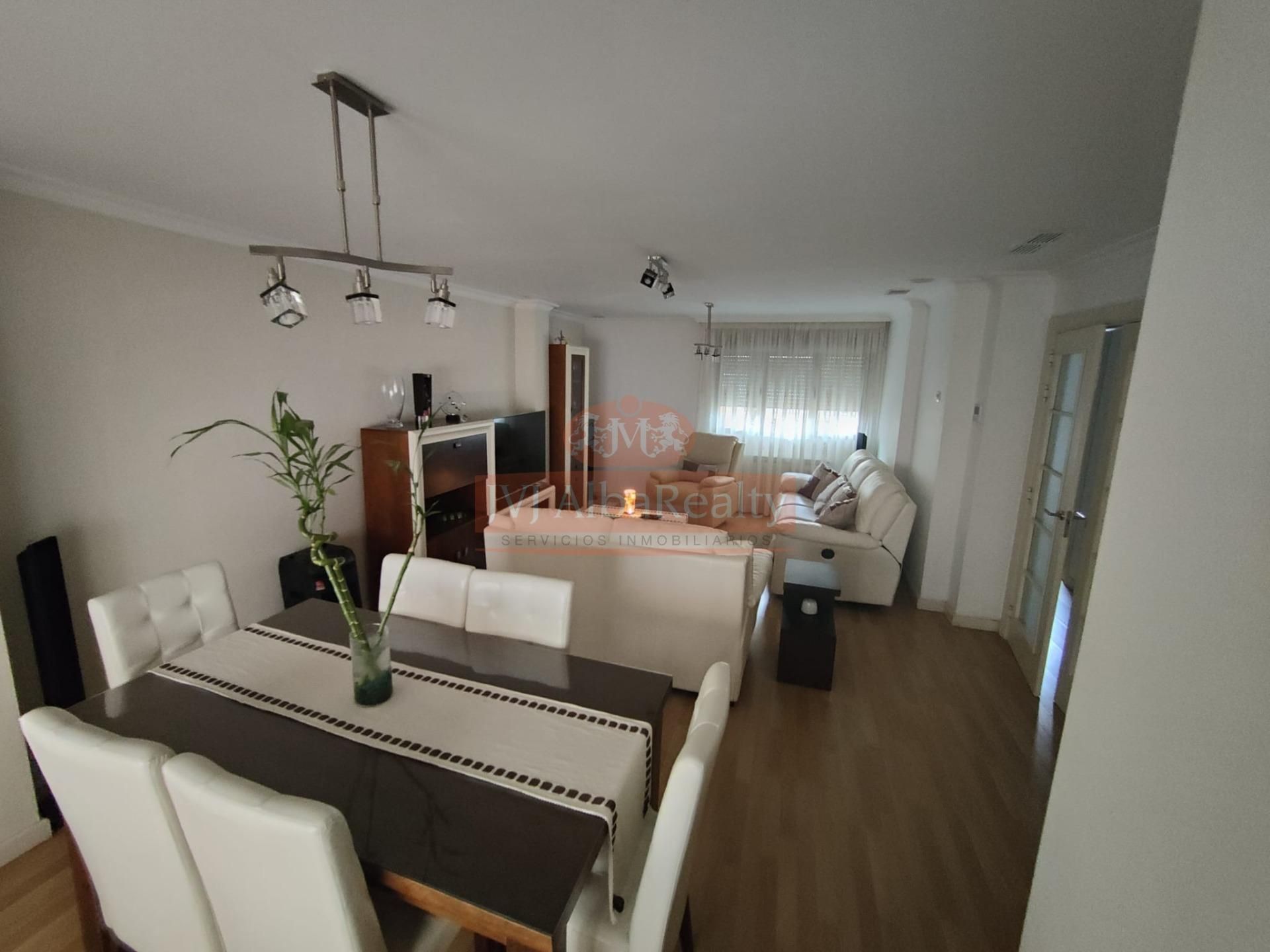 Sala d'estar de Casa adosada en venda en  Albacete Capital amb Aire condicionat, Calefacció i Terrassa